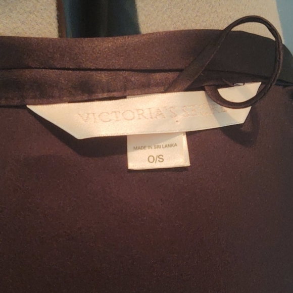 Victoria's Secret Black Robe & Rose Pattern Belt - Picture 8 of 8